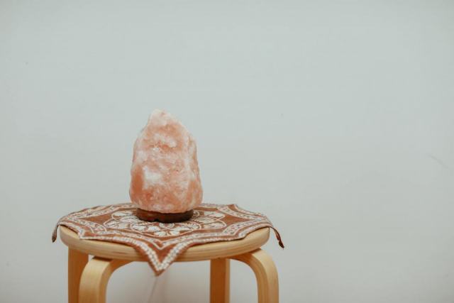 Lampe sel de l'himalaya danger : guide massage bien-être Choisir une lampe sel de l'Himalaya : les meilleurs modèles et précautions